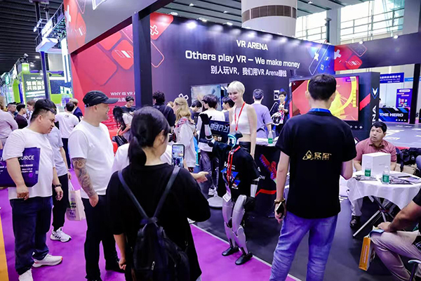 PA视讯Meta发布三款新型智能眼镜未来AR体验一触即达!(图1)